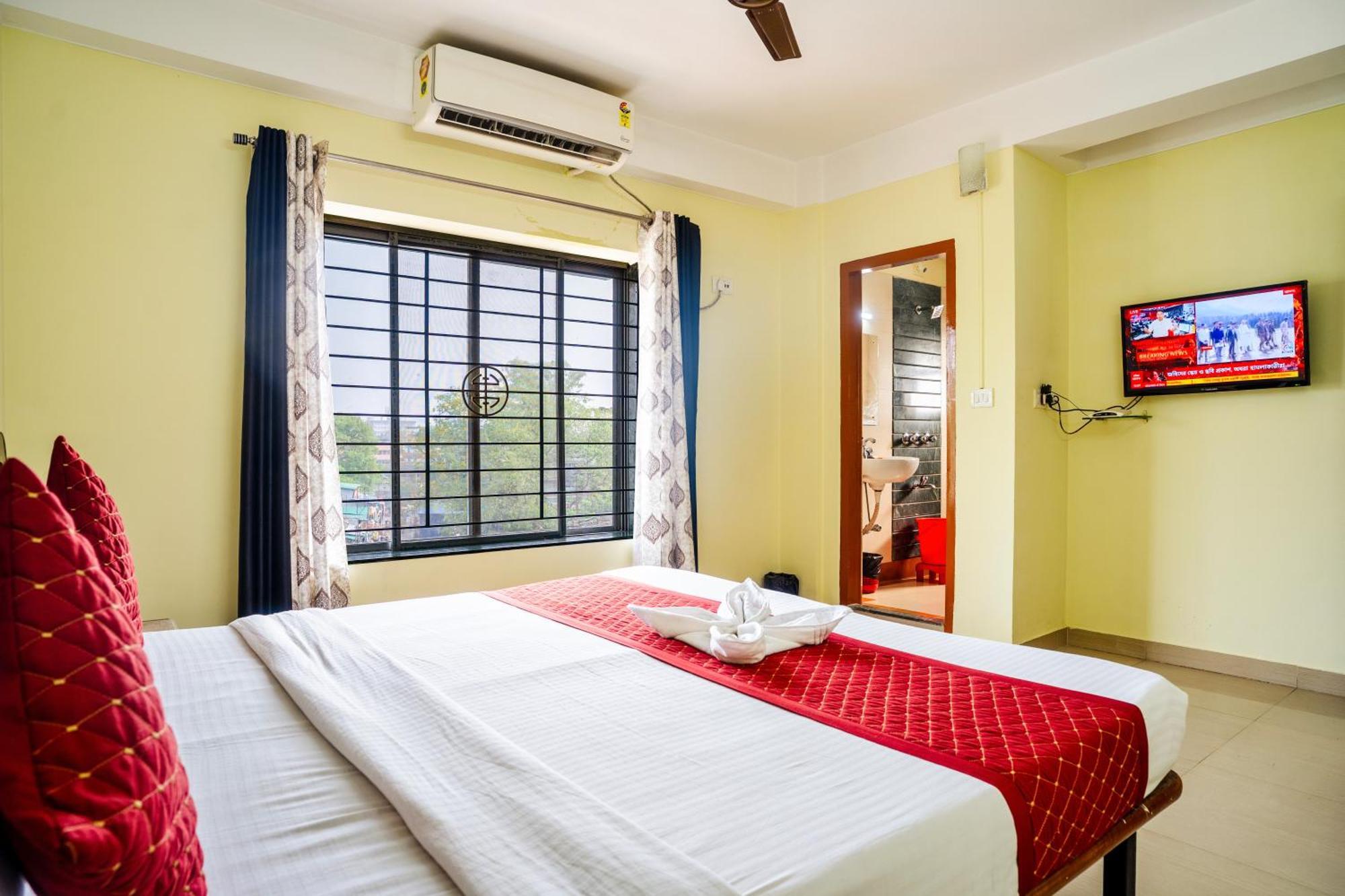 סיליגורי Hotel Niladrii Galaxy מראה חיצוני תמונה
