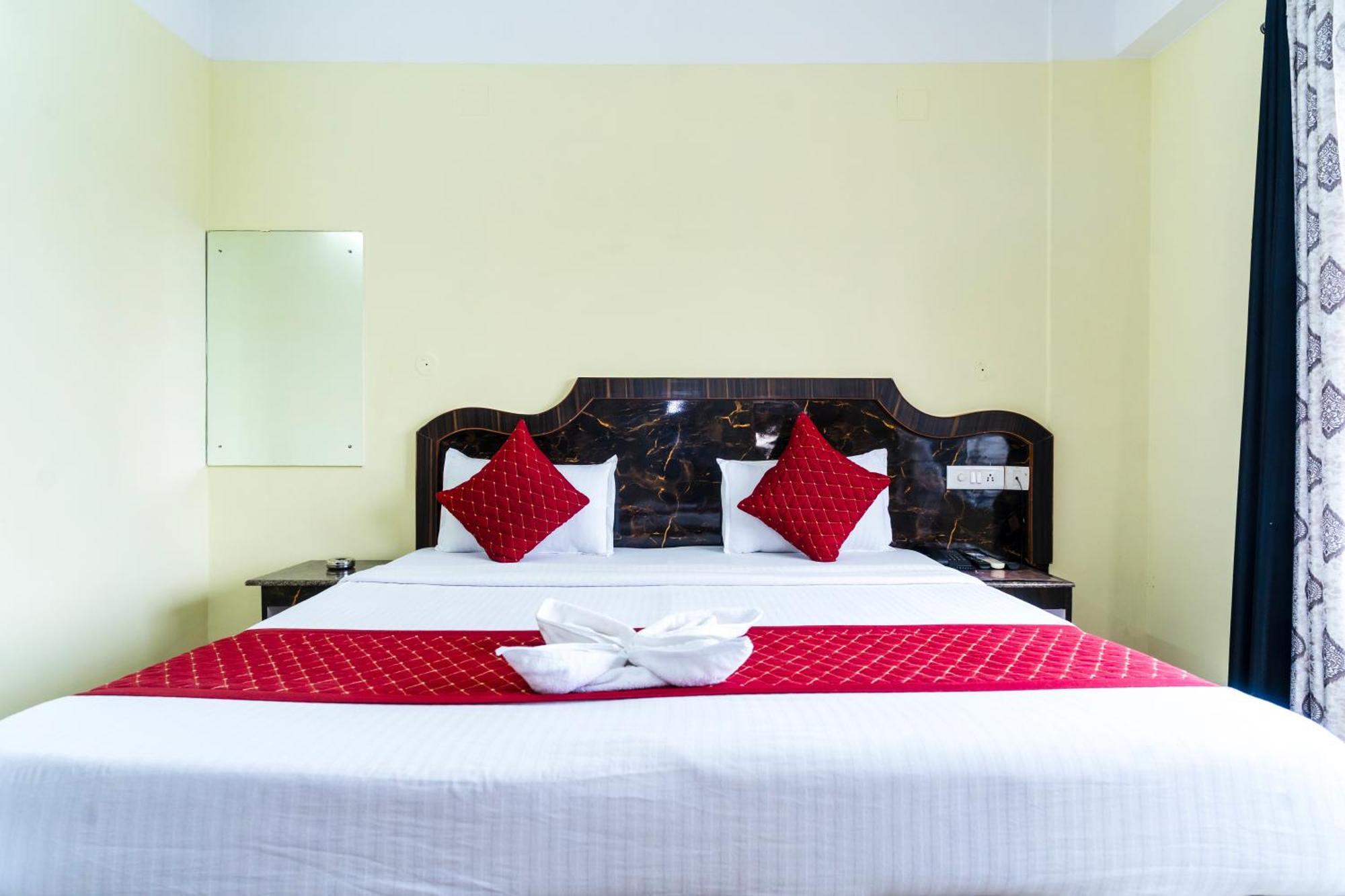 סיליגורי Hotel Niladrii Galaxy מראה חיצוני תמונה
