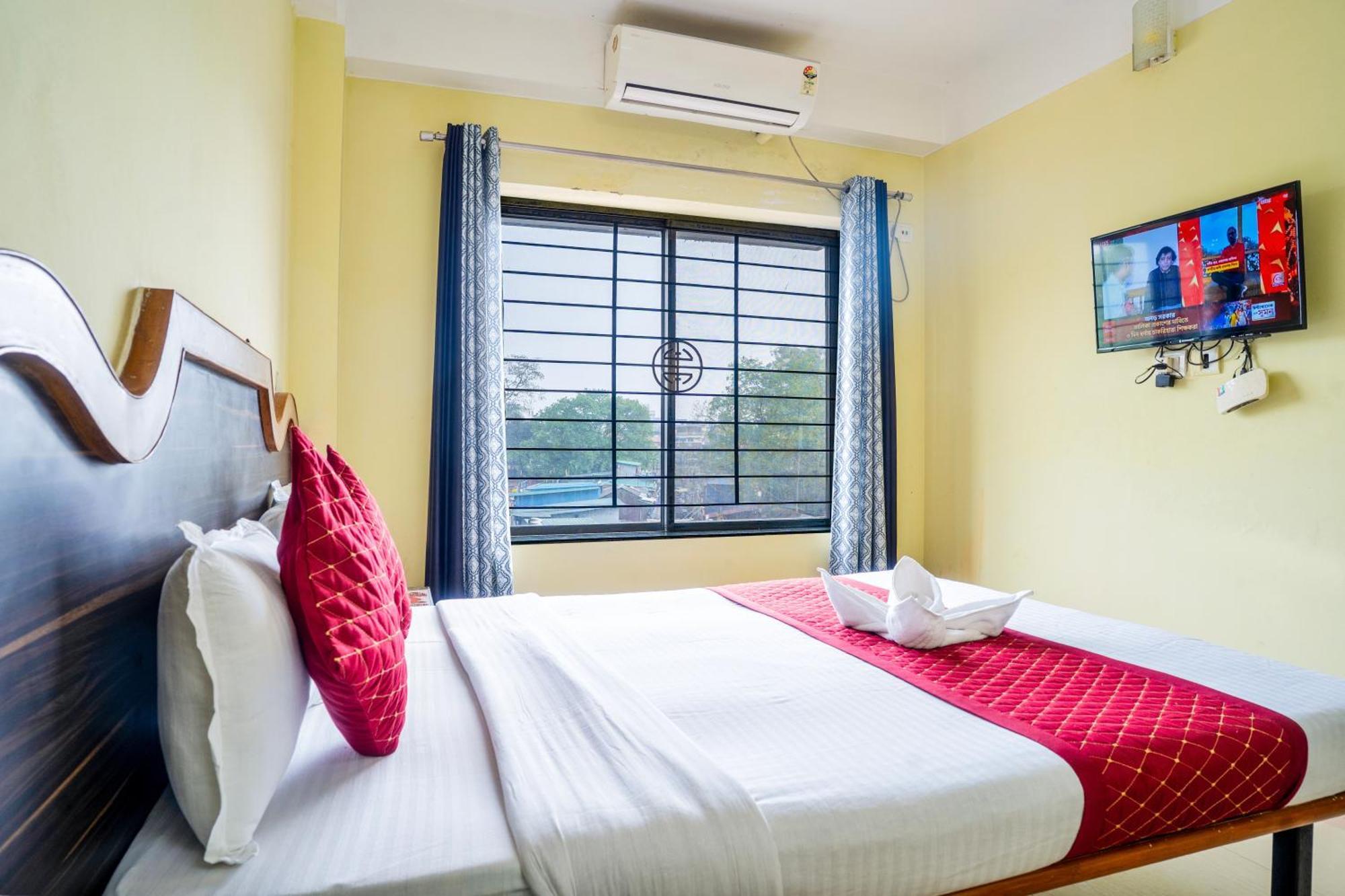 סיליגורי Hotel Niladrii Galaxy מראה חיצוני תמונה