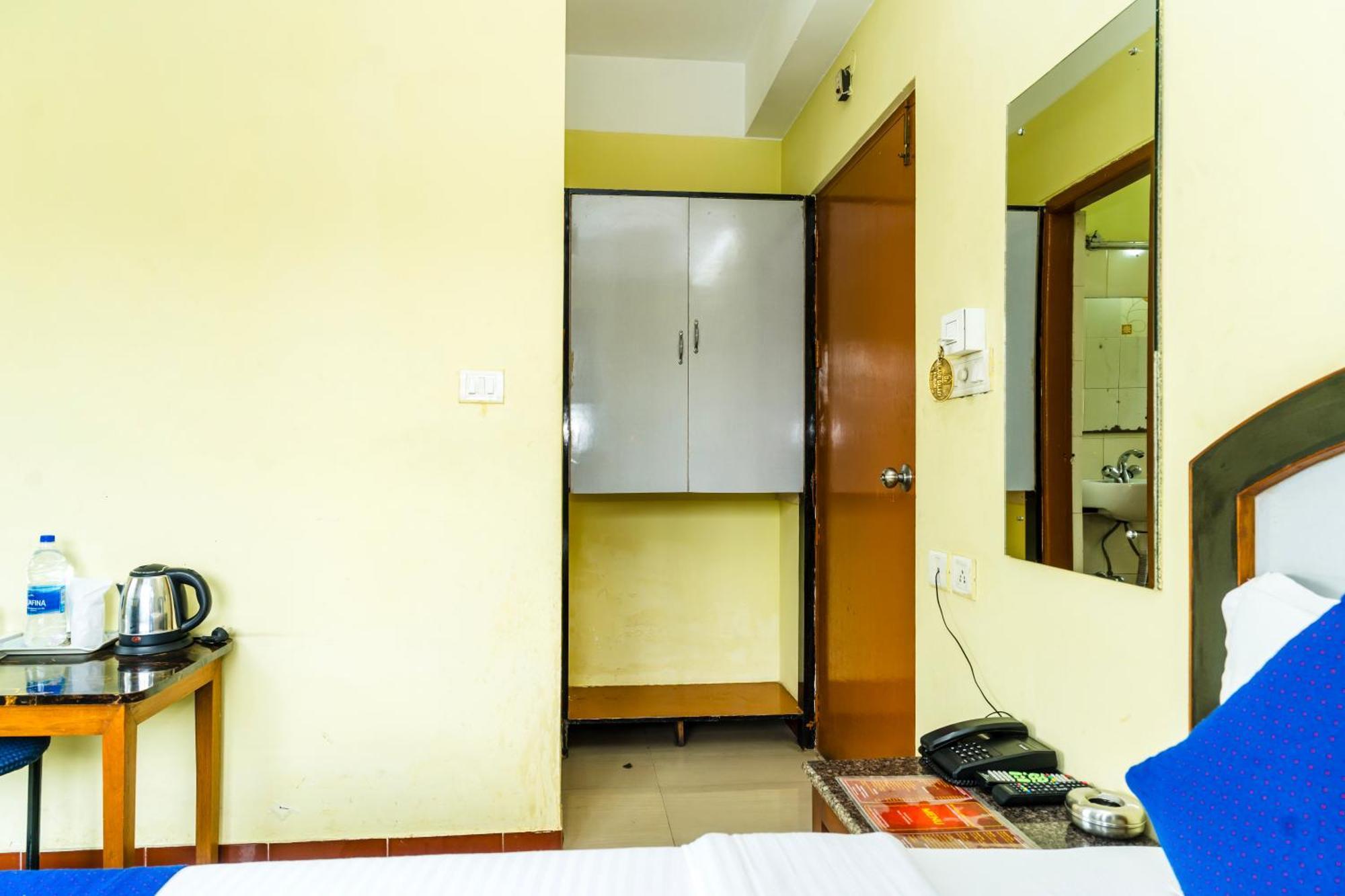 סיליגורי Hotel Niladrii Galaxy מראה חיצוני תמונה