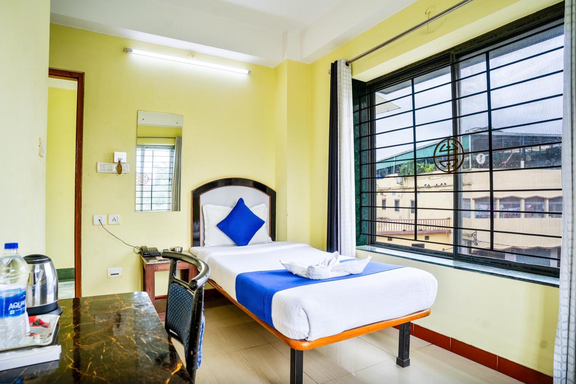 סיליגורי Hotel Niladrii Galaxy מראה חיצוני תמונה
